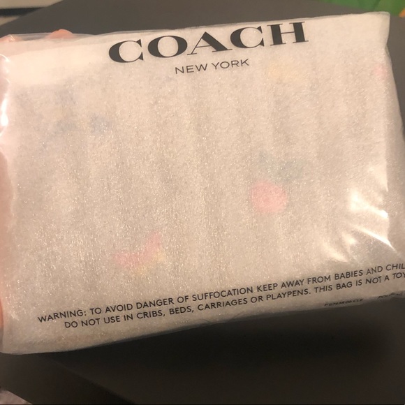 Coach Corner Zip Wristlet In Signature Canvas With Dreamy Veggie Print - Picture 7 of 7